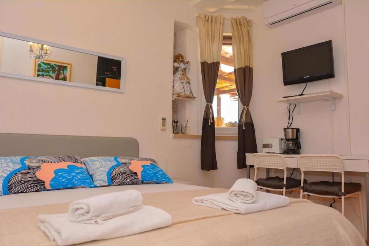 Apartment And Room Sveti Jakov Dubrovnik Ngoại thất bức ảnh